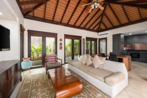 Χώρος καθιστικού στο Buoyant Forest villa 2Br private pool big garden