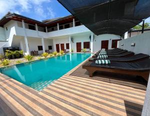 Kolam renang di atau dekat dengan Sundowners Guesthouse