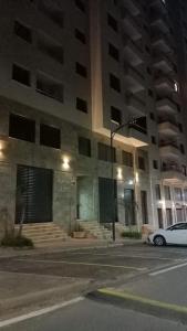Το κτήριο όπου στεγάζεται  το διαμέρισμα +11 φωτογραφίες