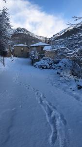 Genciana, Casa Rural con encanto en La Montaña Leonesa during the winter