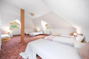 Postel nebo postele na pokoji v ubytování Holiday Home Smržovka + 37 fotografií