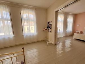 Μια τηλεόραση ή/και κέντρο ψυχαγωγίας στο Beautiful apartment in a historic villa