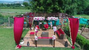Κήπος έξω από το Aijasvan Resort