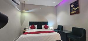 Postel nebo postele na pokoji v ubytování Hotel K9 Regency sirsa