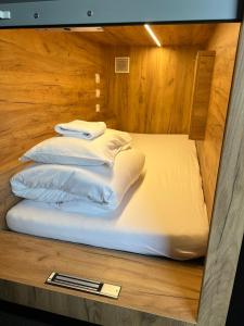 Postel nebo postele na pokoji v ubytování Like a Hostel Prague