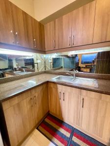 Galería fotográfica de Two Bedroom with Balcony 70sqm -Pasig en Manila