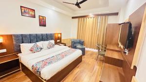 Postel nebo postele na pokoji v ubytování Ocean Inn & Meadows Inn ! Couple Friendly ! Family Hotel ! Walking Distance From Mall Road