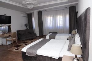 Foto dalla galleria di Hotel Cleon a Prizren