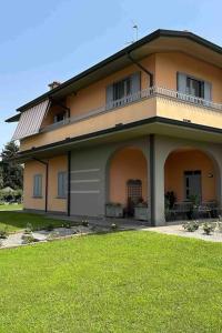 Budova, kde se apartmán nachází + 37 fotografií