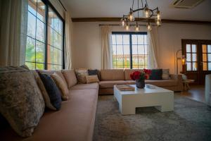 AL JUNAIDI FARM BY BRIDGE RETREATS