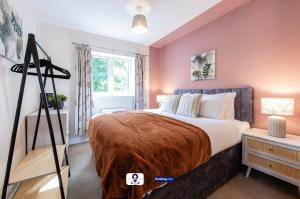 Foto dalla galleria di Last-Minute Escapes ! Summer Days l RTM Stay l 4 -Bed House By Finesse Stays Short Lets & Serviced Accommodation Wakefield With Parking, Contractors a Stanley