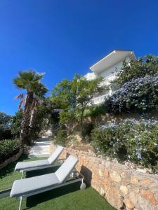 Κήπος έξω από το Bluehill Sitges