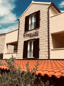 Afbeelding uit fotogalerij van PAMA LUKO Apartment 100m from Beach, Tennis court & Gym, FREE Parking in Supetar