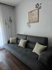 Area tempat duduk di REGEX Apartment