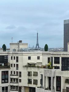 Vue générale sur Courbevoie ou vue de la ville depuis l'appartement