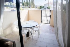 Balkón nebo terasa v ubytování Ocean Breeze Townhouse near Venus Beach