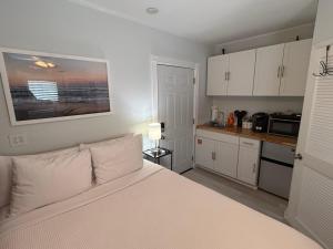 Kuchyň nebo kuchyňský kout v ubytování Carey's Corner