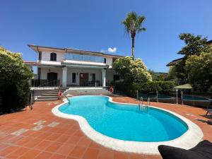 Bazén v ubytování B&B Villa Nunzia nebo v jeho okolí