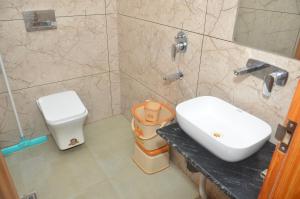 Bagno di Hotel Hare Krishna Dham