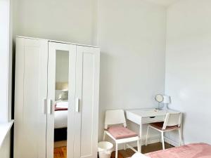 Voodi või voodid majutusasutuse Millers Point Waterview toas