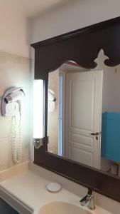 圣安尼Grand studio 4 pers superbe vue mer et cocotiers dans Village Vacances Sainte-Anne plage à - 30 m的相册照片