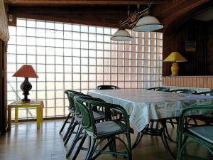 Fotografia z galérie ubytovania VILLA DU LAC spéciale pour famille avec enfant v destinácii Ríudecañas