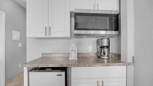 Køkken eller tekøkken på Frida Kahlo Studio South Beach Hideaway for Two + 9 billeder