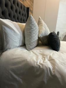 Ένα ή περισσότερα κρεβάτια σε δωμάτιο στο Genade at Craftmanship