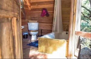 Φωτογραφία από το άλμπουμ του Japanese Tea House with Private Mountain Trails and Creek σε Topanga Park +14 φωτογραφίες