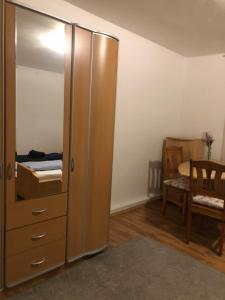 Afbeelding uit fotogalerij van Liki 2Doppel 1 Einzel Bett in Siegen +27 foto's