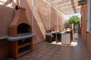 A seating area at Casa Centrale ad Argostoli!