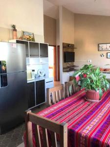 Η κουζίνα ή μικρή κουζίνα στο Casa da Jô Garopaba