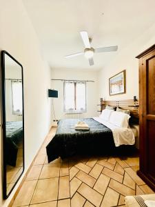 A bed or beds in a room at Home Cavour Florence