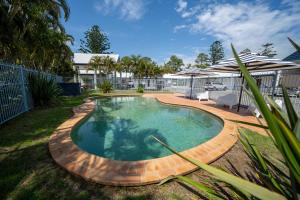 Bazén v ubytování Woolgoolga Coast Motel nebo v jeho okolí