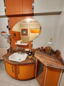 Vannituba majutusasutuses Apartment in front of Mansoura University 5 stars
