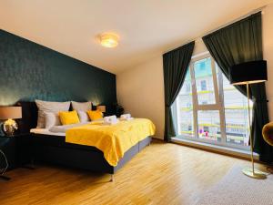 Postel nebo postele na pokoji v ubytování Moderne Wohnung nähe HBF-Lift-Tiefgarage-Contactless Check-in