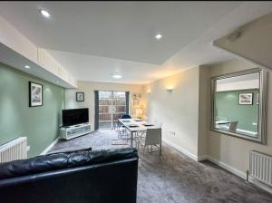 Fotografie z fotogalerie ubytování Suitely Museum Residence with roof terrace v destinaci Ipswich + 52 fotografií