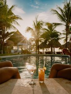 Bazén v ubytování Hotel Puerto Holbox Beach Front nebo v jeho okolí