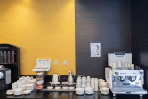 Příslušenství pro přípravu čaje a kávy v ubytování Hotel Ciudad de Ponferrada, Ascend Hotel Collection