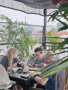 Επισκέπτες που μένουν στο Golden Rose Premium Hotel Hanoi