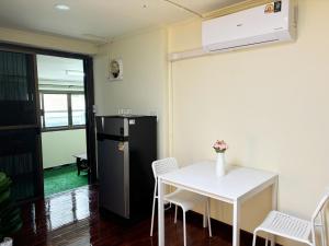 Η κουζίνα ή μικρή κουζίνα στο Apamet Hotel