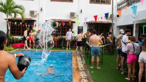 Ospiti di Mad Monkey Hostel Siem Reap
