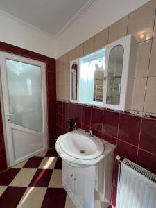 Bilik mandi di Zen Apartment 1 +5 gambar