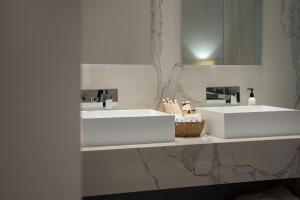 Bilik mandi di Guizhou Kaili Leli Designer Hotel