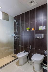 Bilik mandi di The Royal Riviera Hotel Doha
