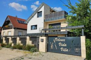 Budova, v ktorej sa apartmán nachádza