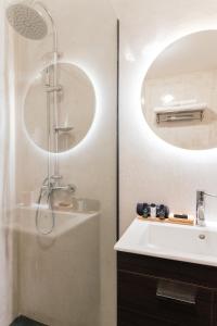 Bilik mandi di MAGNOLIA SUITES +37 gambar