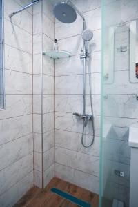 Ένα μπάνιο στο Sun City Apartment