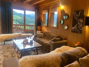 Posezení v ubytování Le Paret chambres d'hôtes de charme & spa