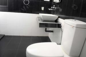 Bagno di Punchi Walawwa - Guest House - Holiday Bungalow